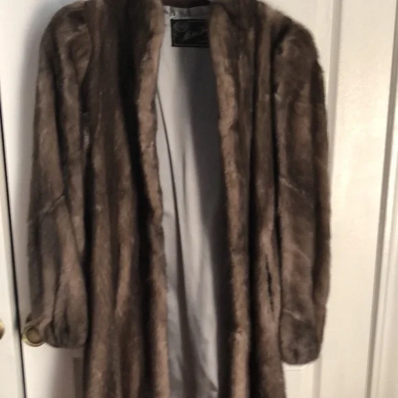 Women’s Vintage Full Length Fur Coat.Natural Blue Iris. 50” Length Wing Collar